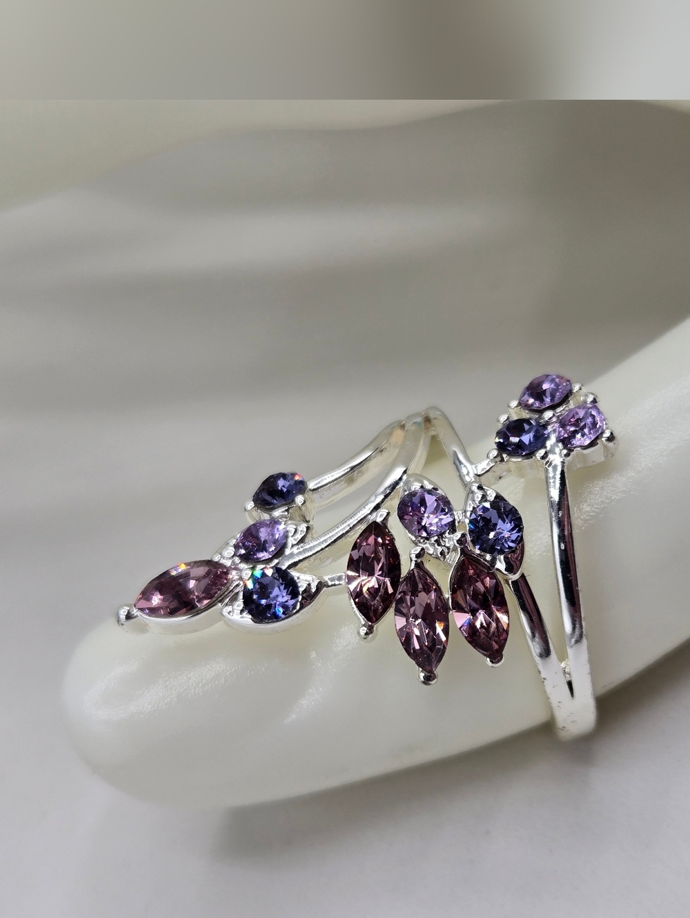 Swarovski Crystal Elements Silver Statement Ring Purple Size 8.75 Prom Wedding - Picture 3 of 5